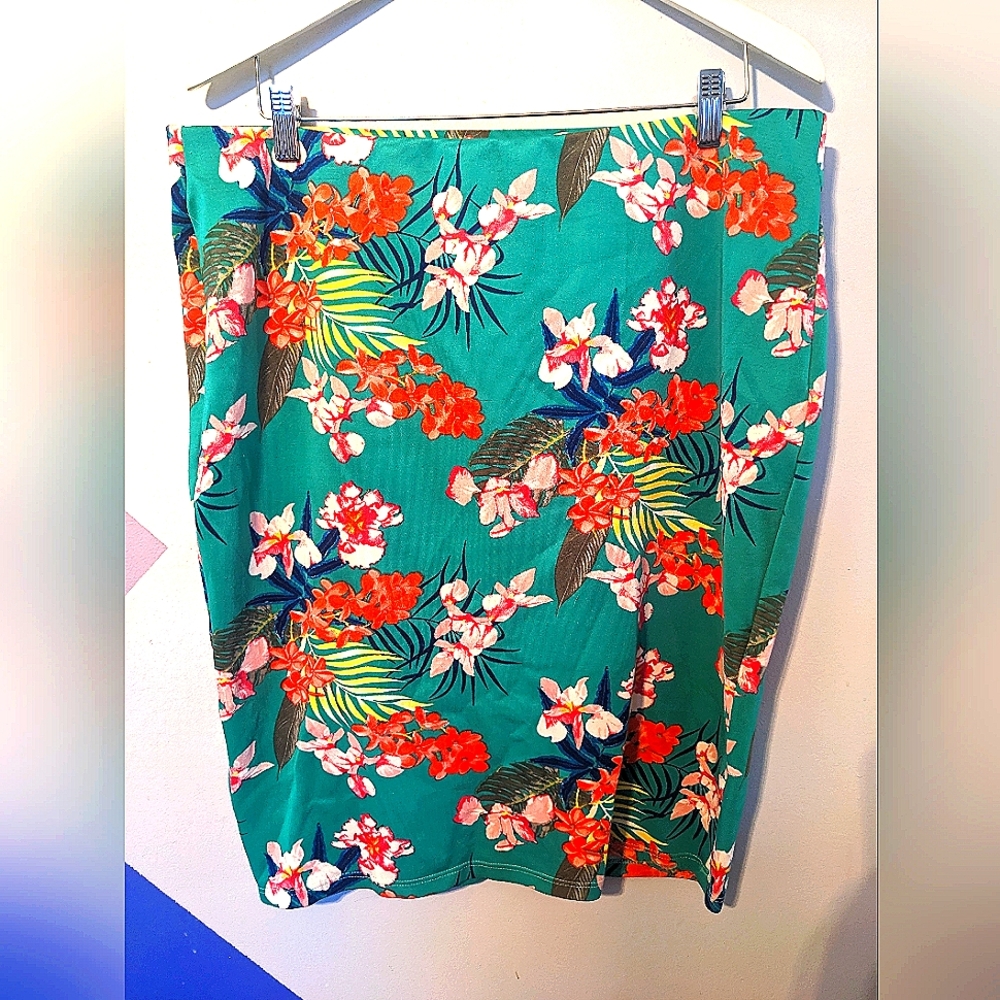 Beautiful tropical print Stretchy skirt
